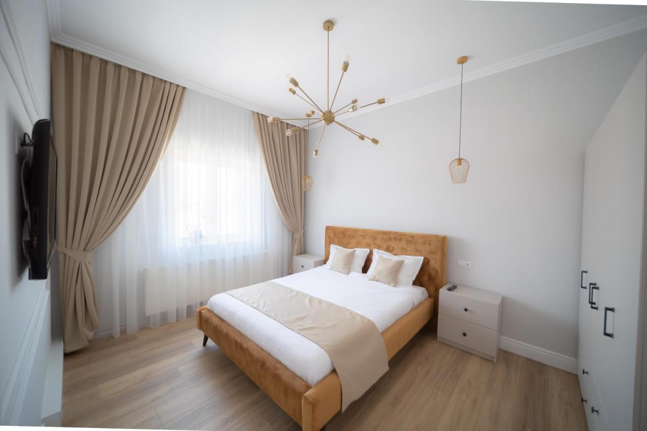 Bluesky Ultra-Central Premium Apartment Орадя Экстерьер фото