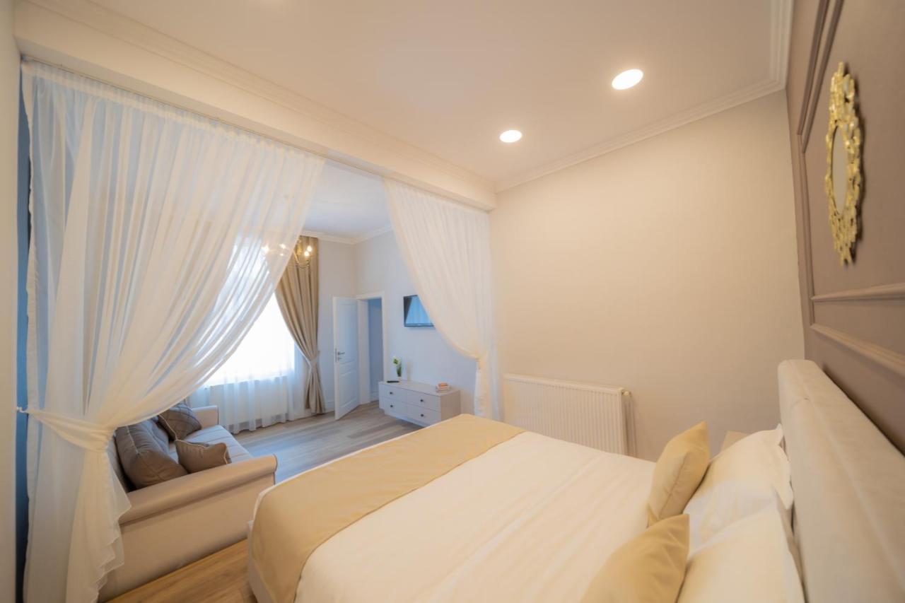 Bluesky Ultra-Central Premium Apartment Орадя Экстерьер фото
