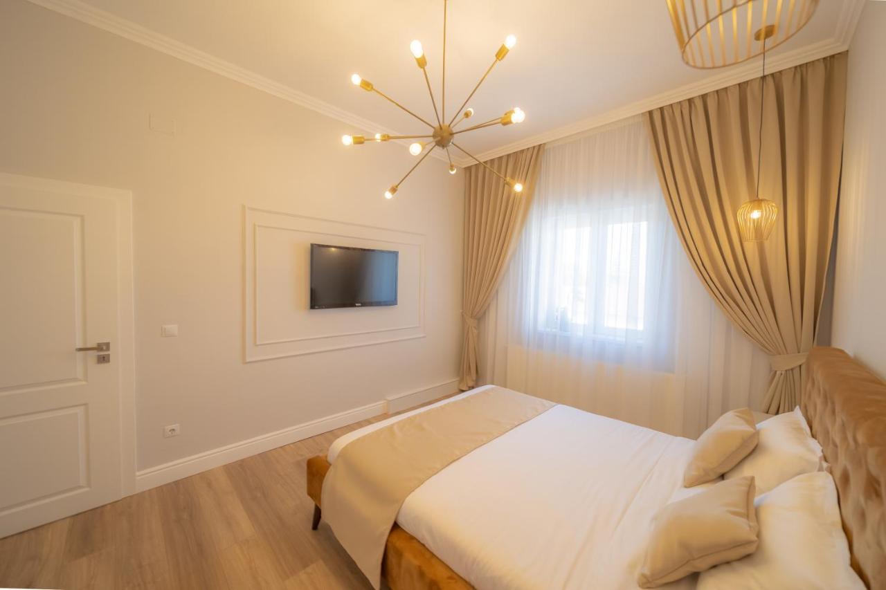 Bluesky Ultra-Central Premium Apartment Орадя Экстерьер фото